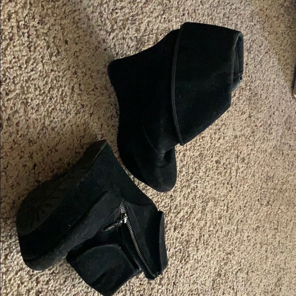 Black guess booties